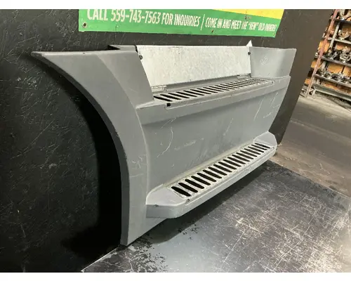 FREIGHTLINER CASCADIA Side Fairing