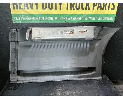 FREIGHTLINER CASCADIA Side Fairing