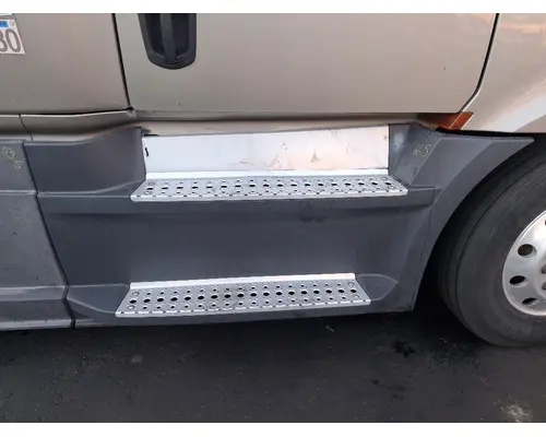 FREIGHTLINER CASCADIA Side Fairing