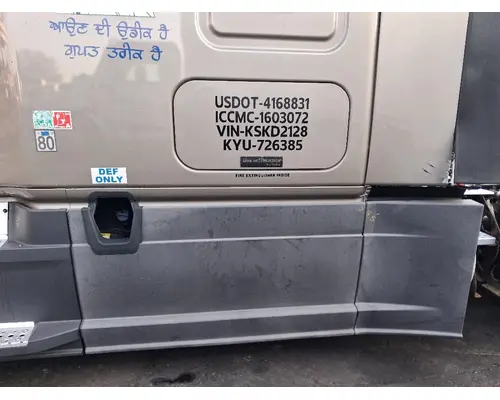 FREIGHTLINER CASCADIA Side Fairing