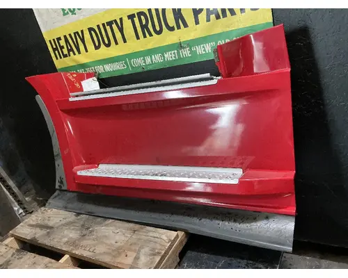 FREIGHTLINER CASCADIA Side Fairing