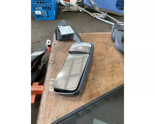 FREIGHTLINER CASCADIA Side View Mirror