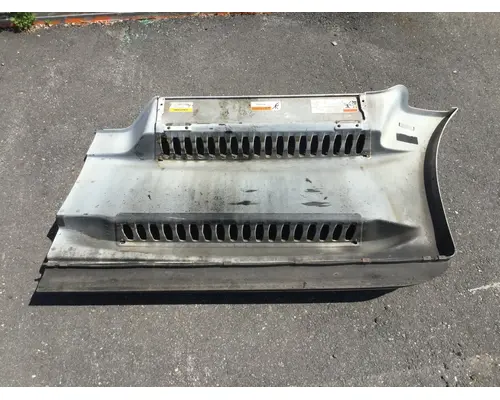 FREIGHTLINER CASCADIA Skirt