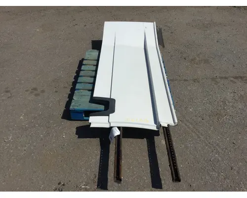 FREIGHTLINER CASCADIA Skirt