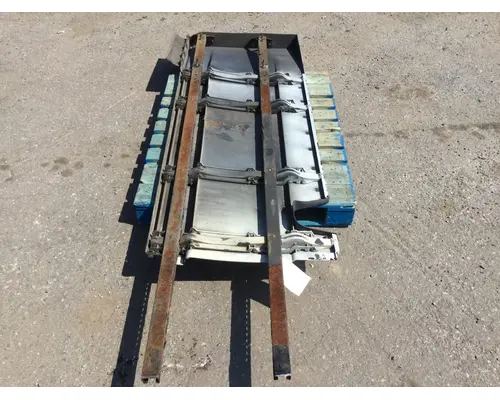 FREIGHTLINER CASCADIA Skirt