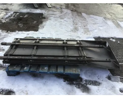 FREIGHTLINER CASCADIA Skirt