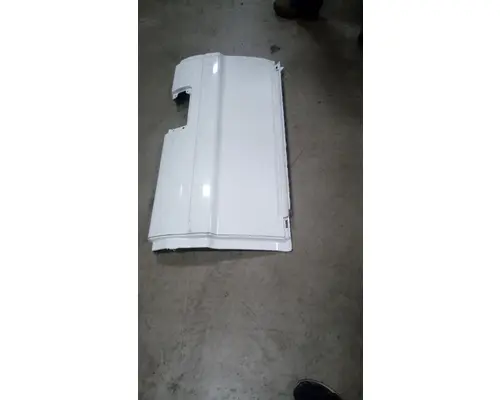 FREIGHTLINER CASCADIA Skirt