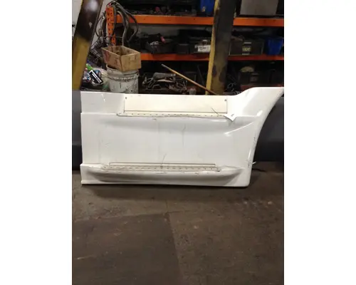 FREIGHTLINER CASCADIA Skirt