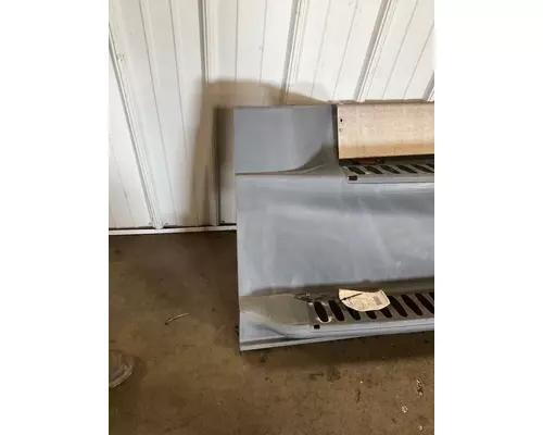 FREIGHTLINER CASCADIA Skirt