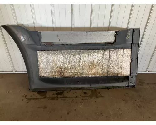 FREIGHTLINER CASCADIA Skirt