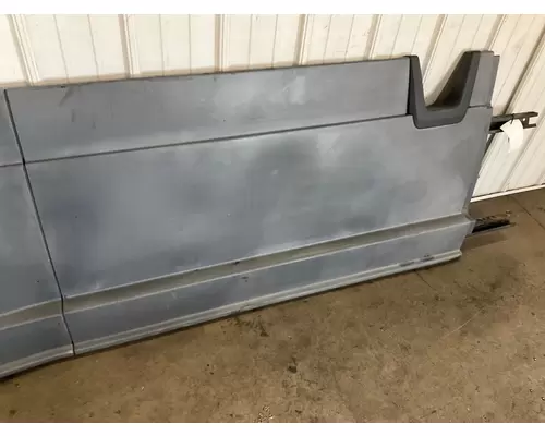 FREIGHTLINER CASCADIA Skirt