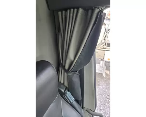 FREIGHTLINER CASCADIA Sleeper Curtain