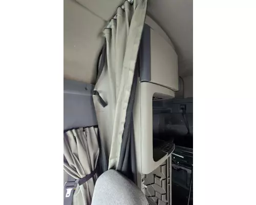 FREIGHTLINER CASCADIA Sleeper Curtain