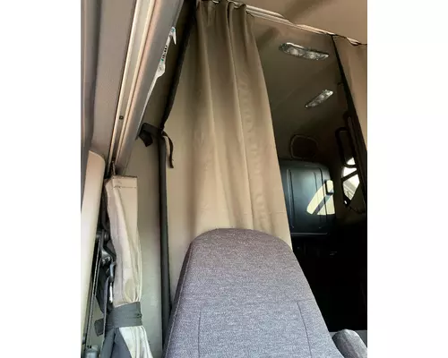 FREIGHTLINER CASCADIA Sleeper Curtain