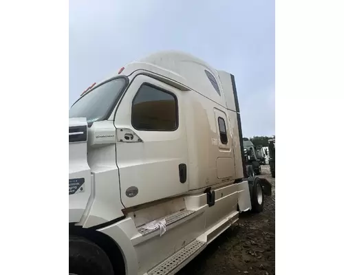 FREIGHTLINER CASCADIA Sleeper