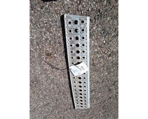 FREIGHTLINER CASCADIA Step
