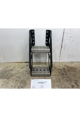 FREIGHTLINER CASCADIA Step