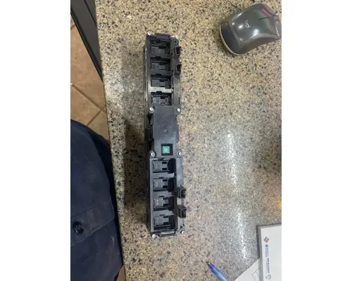 FREIGHTLINER CASCADIA Switch Panel