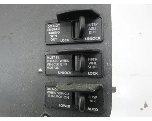 FREIGHTLINER CASCADIA Switch Panel