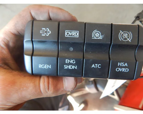 FREIGHTLINER CASCADIA Switch Panels 124