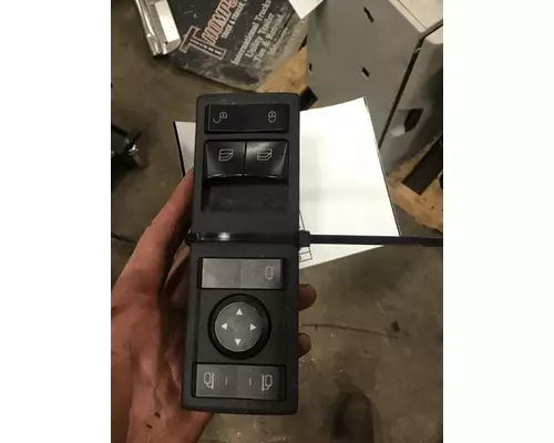 FREIGHTLINER CASCADIA Switch 