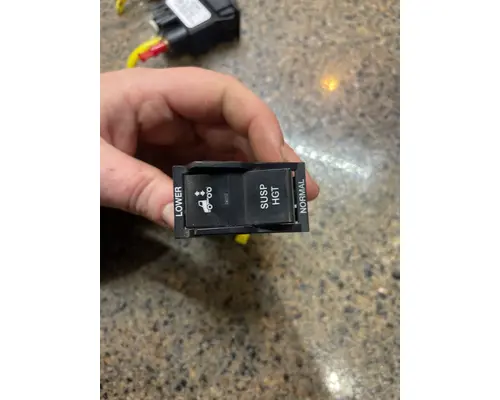 FREIGHTLINER CASCADIA Switch