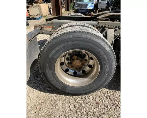 FREIGHTLINER CASCADIA Tire and Rim