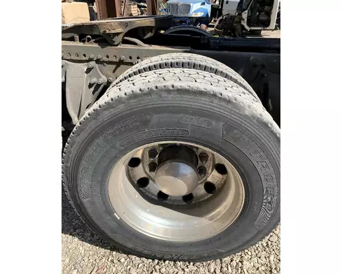 FREIGHTLINER CASCADIA Tire and Rim