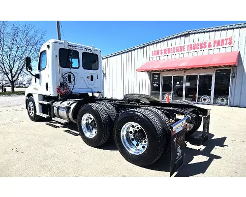 FREIGHTLINER CASCADIA Used Trucks