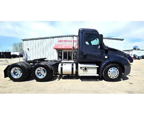 FREIGHTLINER CASCADIA Used Trucks