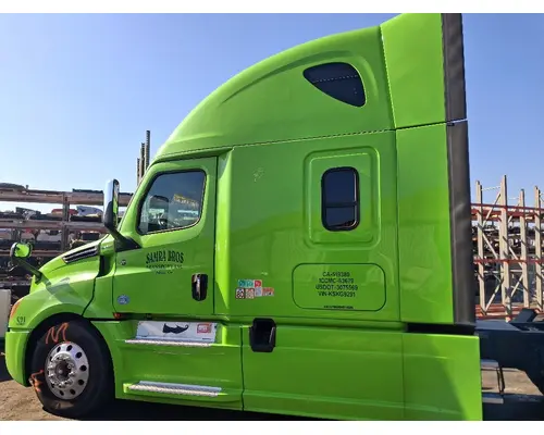 FREIGHTLINER CASCADIA Vehicle For Sale