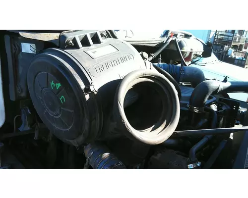 FREIGHTLINER CENTURY 112 AIR CLEANER