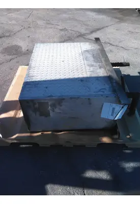 FREIGHTLINER CENTURY 112 HYDRAULIC TANK