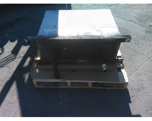 FREIGHTLINER CENTURY 112 HYDRAULIC TANK