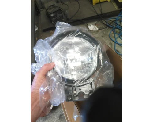 FREIGHTLINER CENTURY 120 1996-2004 HEADLAMP ASSEMBLY