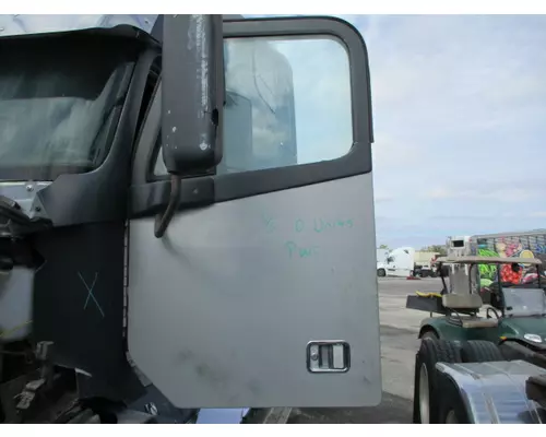 FREIGHTLINER CENTURY 120 1996-2010 DOOR ASSEMBLY, FRONT
