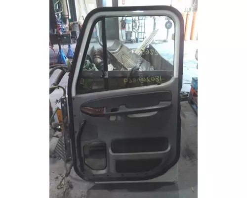 FREIGHTLINER CENTURY 120 1996-2010 DOOR ASSEMBLY, FRONT
