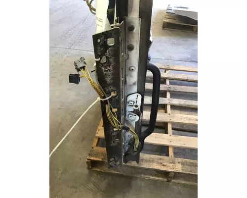 FREIGHTLINER CENTURY 120 1996-2010 DOOR ASSEMBLY, FRONT