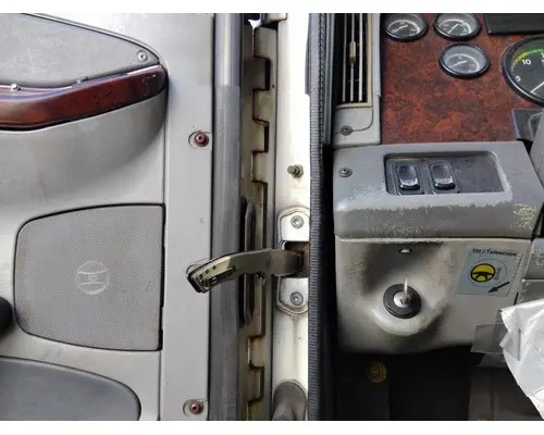 FREIGHTLINER CENTURY 120 1996-2010 DOOR ASSEMBLY, FRONT