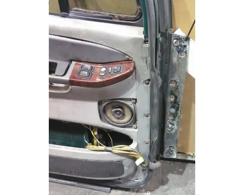 FREIGHTLINER CENTURY 120 1996-2010 DOOR ASSEMBLY, FRONT
