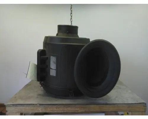 FREIGHTLINER CENTURY 120 AIR CLEANER