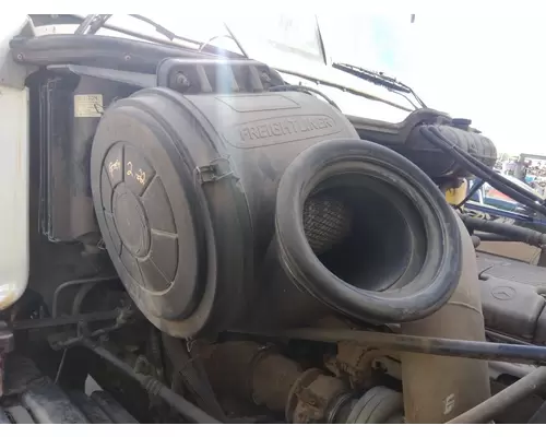 FREIGHTLINER CENTURY 120 AIR CLEANER