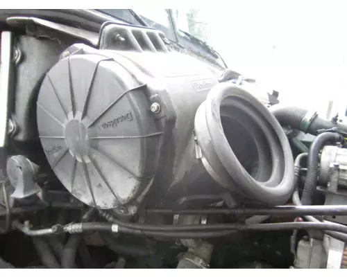 FREIGHTLINER CENTURY 120 AIR CLEANER