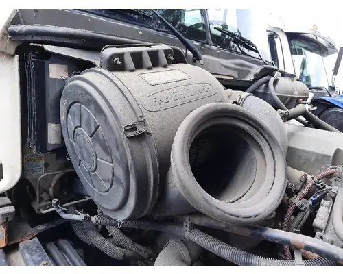 FREIGHTLINER CENTURY 120 AIR CLEANER