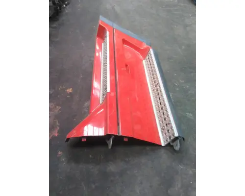 FREIGHTLINER CENTURY 120 CAB SKIRTSIDE FAIRING