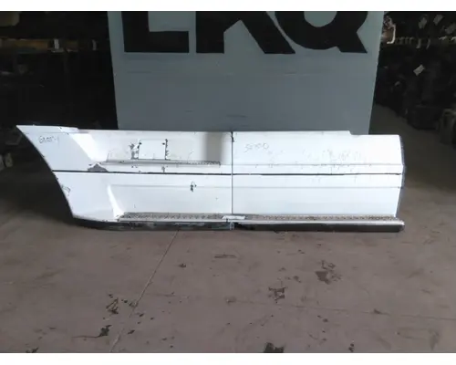 FREIGHTLINER CENTURY 120 CAB SKIRTSIDE FAIRING