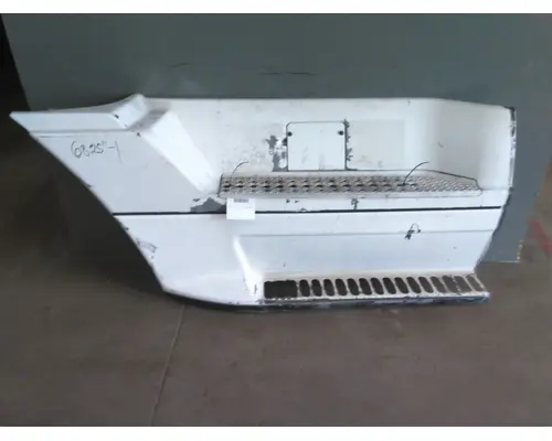FREIGHTLINER CENTURY 120 CAB SKIRTSIDE FAIRING