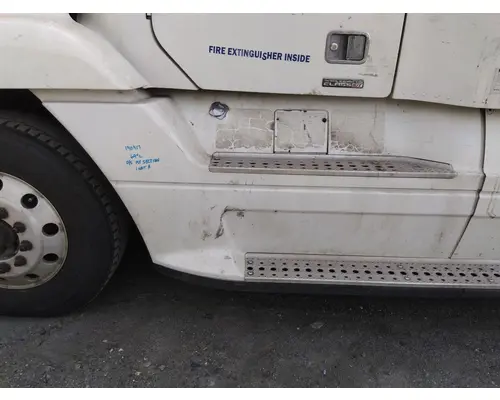 FREIGHTLINER CENTURY 120 CAB SKIRTSIDE FAIRING