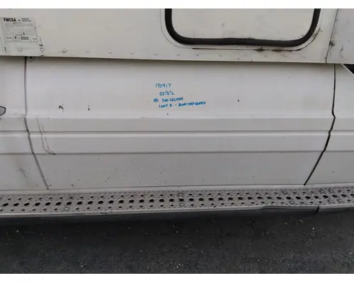 FREIGHTLINER CENTURY 120 CAB SKIRTSIDE FAIRING