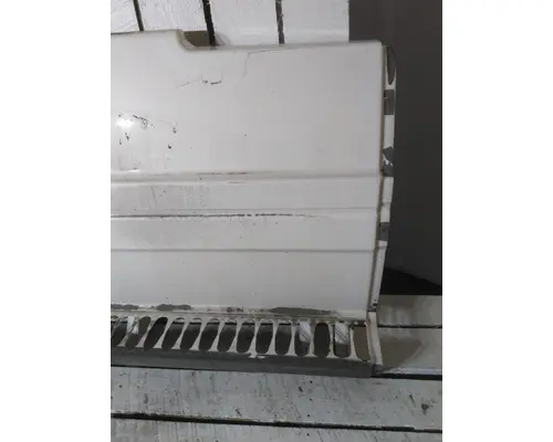 FREIGHTLINER CENTURY 120 CAB SKIRTSIDE FAIRING